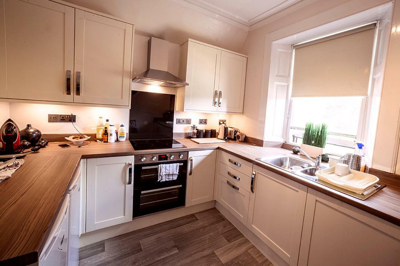 Butler's Apartment. Flat 5, Dalmore House, Helensburgh, Scotland G84 8jp *